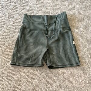 Vuori daily stripe bike short, size small.